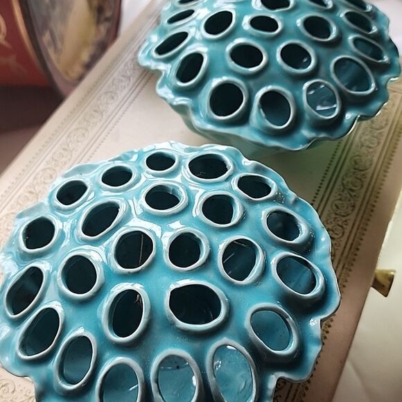 Vintage Set Of 2 Lotus Seed Pod Vases Aqua Blue - Picture 14 of 16